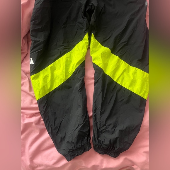 Adidas windbreaker pants - Picture 2 of 6